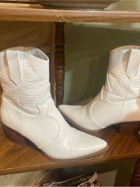 Matisse White Croc-Embossed Western Ankle Boots - Women